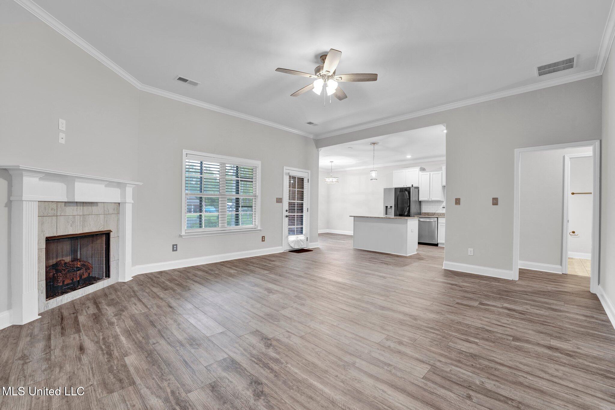 2512 Washington Woods Road Southaven, MS 38672 - Photo 3 of 30 44-web-or-mls-EC205276