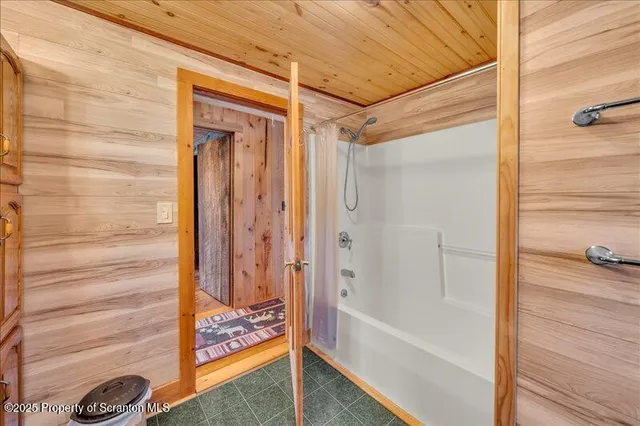 $530,000 | 1338 Whites Ferry Road, Falls, PA 18615