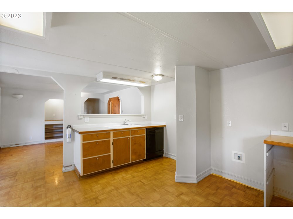 890 Crowfoot Road Eagle Point, OR 97524 - Photo 32 of 48 a view of a kitchen with furniture and a kitchen