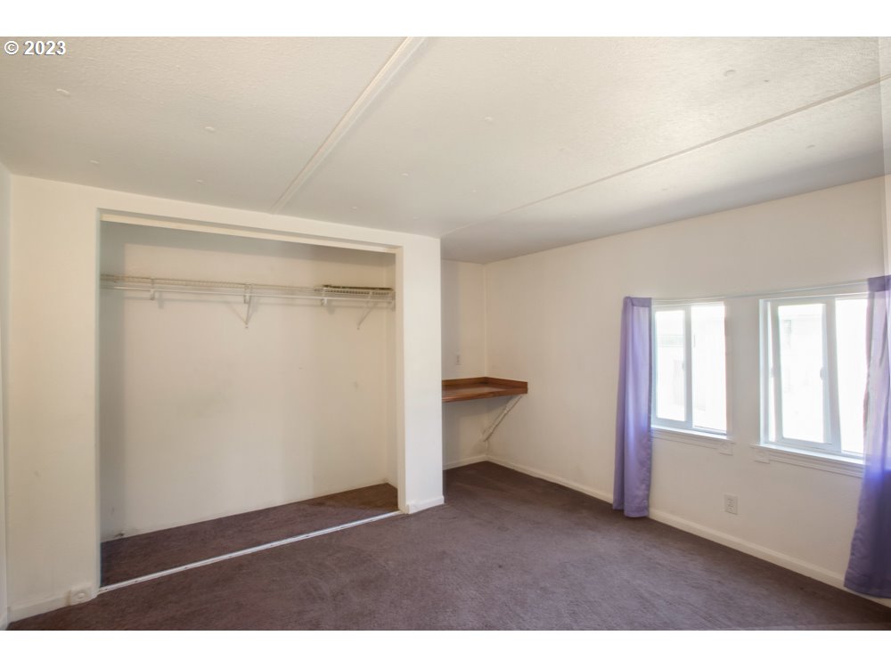 890 Crowfoot Road Eagle Point, OR 97524 - Photo 46 of 48 a view of an empty room and window