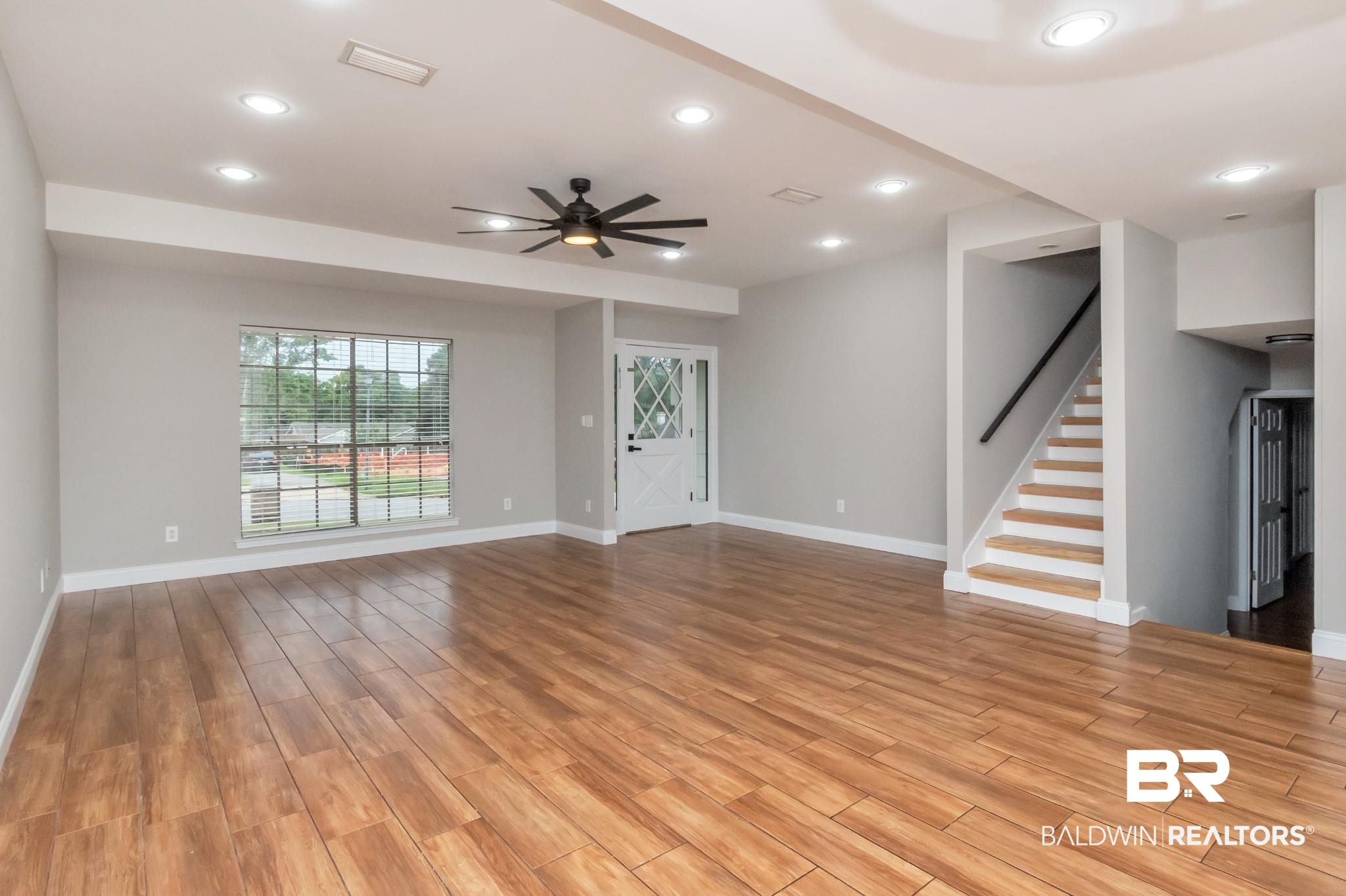 6608 Gas Light Lane West Mobile, AL 36695 - Photo 3 of 33