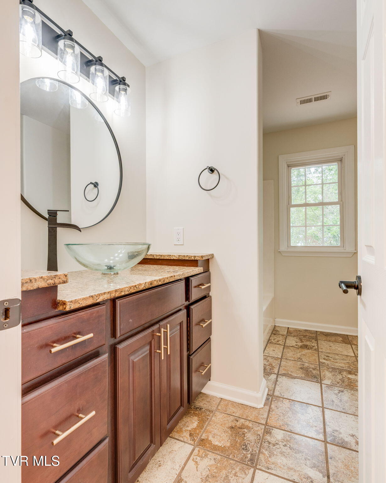 4740 Edens View Road Kingsport, TN 37664 - Photo 13 of 43 022 (10)