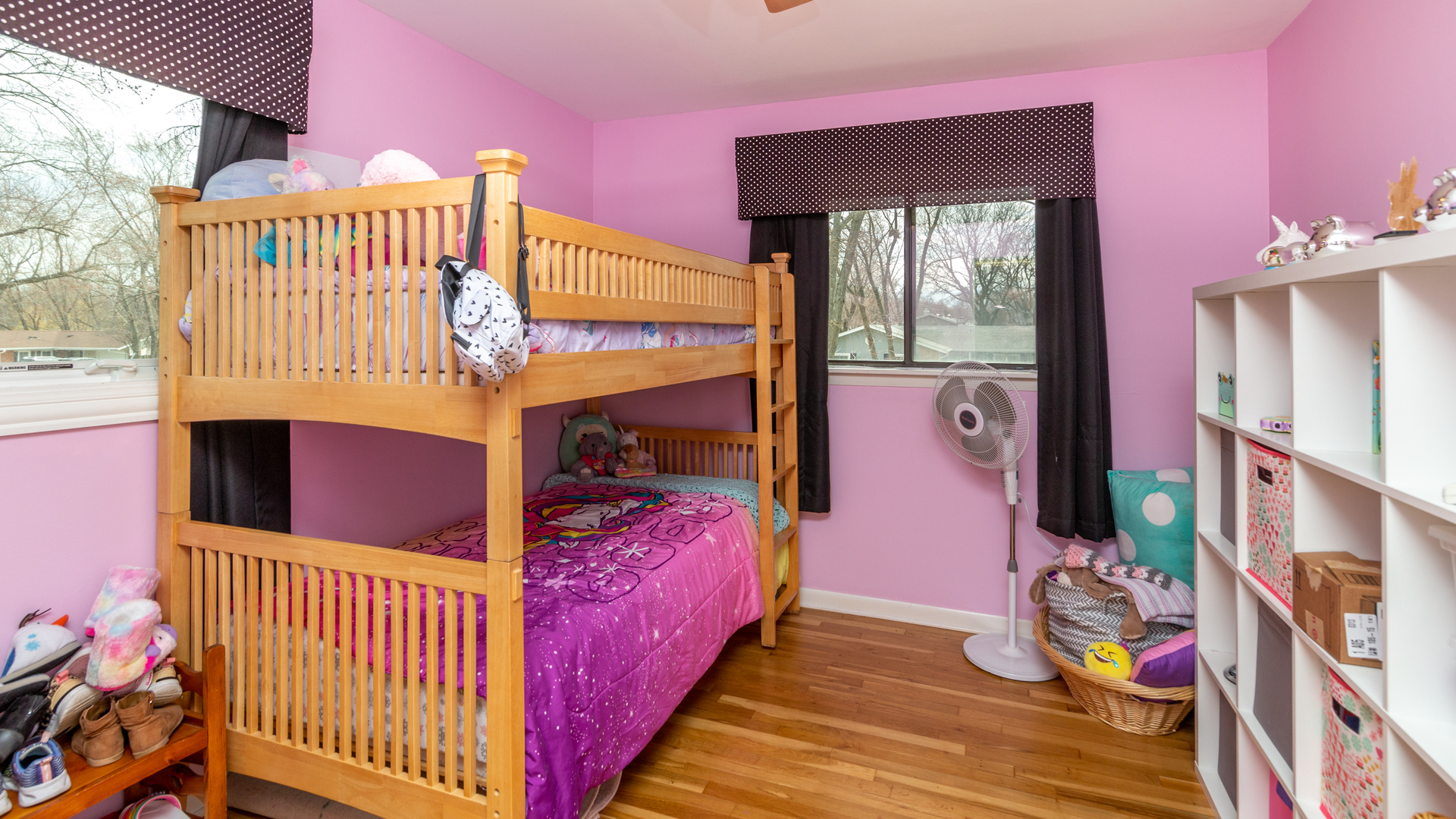 400 Frederick Lane Hoffman Estates, IL 60169 - Photo 11 of 34 a bedroom with a bed and a window