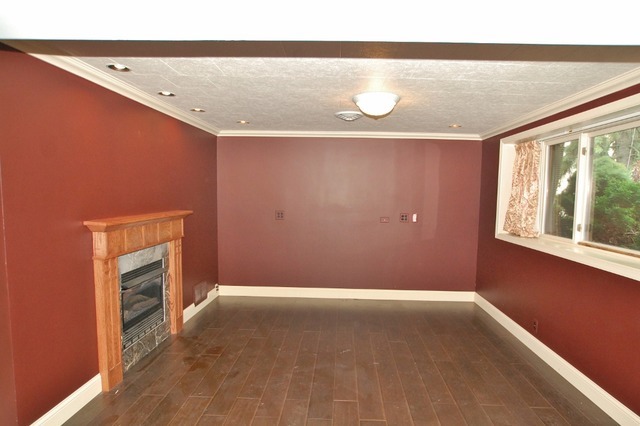 400 Frederick Lane Hoffman Estates, IL 60169 - Photo 19 of 34 a view of an empty room with a window