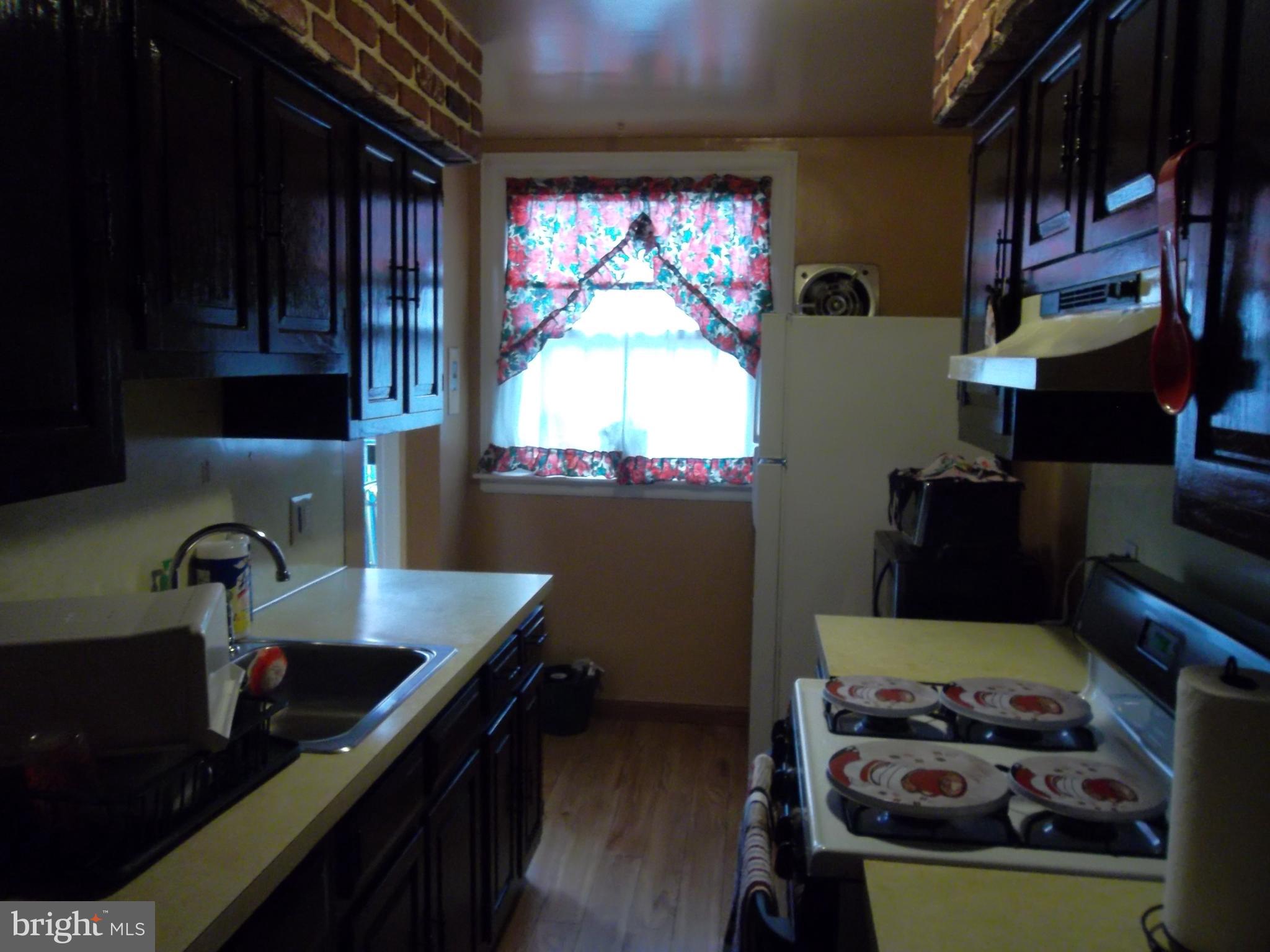 640 East Tabor Road Philadelphia, PA 19120 - Photo 4 of 6 Kitchen