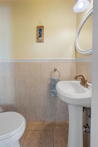 a view of multiple house with patio