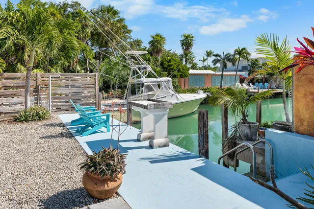 a living room filled with furniture