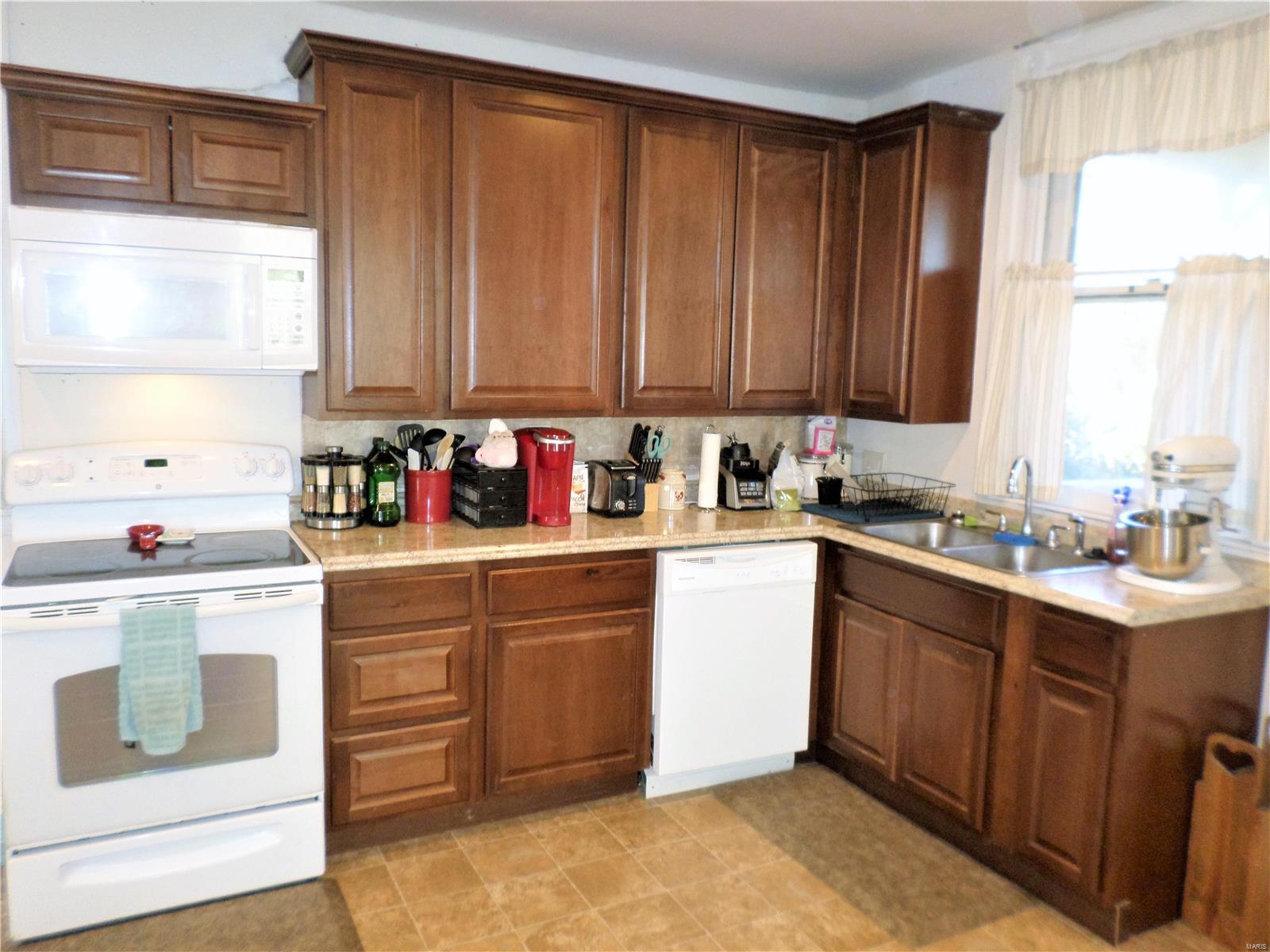 2940 Ridgeway Avenue St. Louis, MO 63114 - Photo 3 of 31 Gallery Image 3