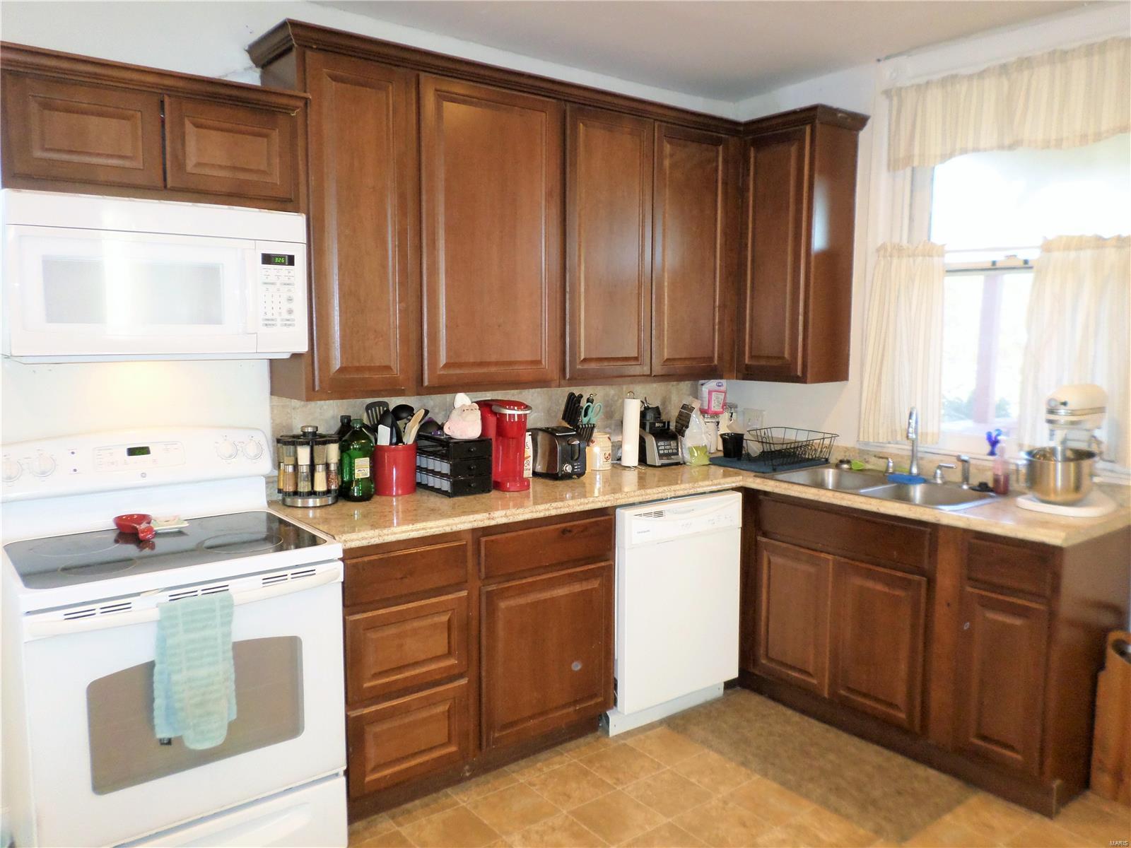 2940 Ridgeway Avenue St. Louis, MO 63114 - Photo 4 of 31 Gallery Image 4