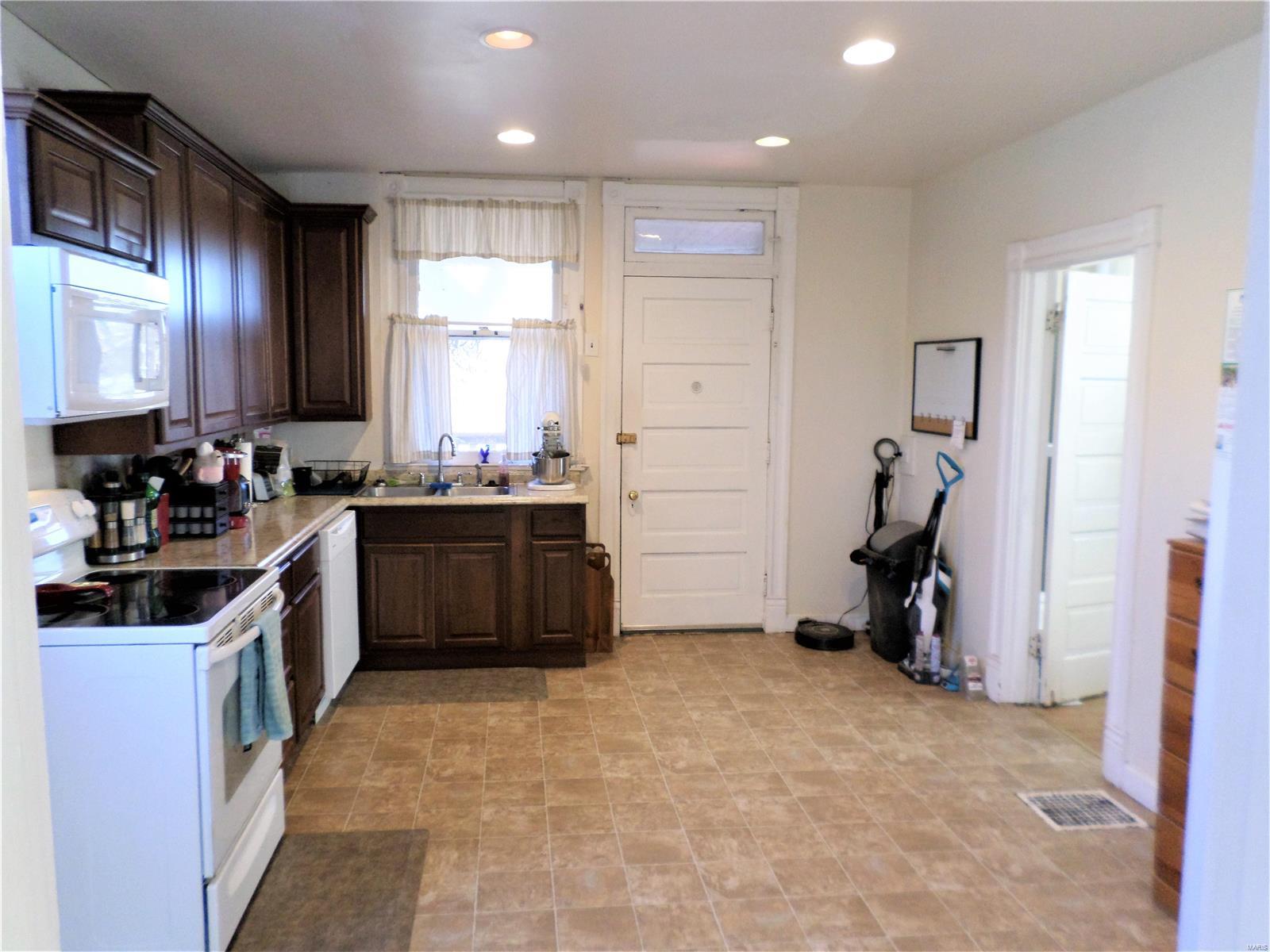 2940 Ridgeway Avenue St. Louis, MO 63114 - Photo 6 of 31 Gallery Image 6