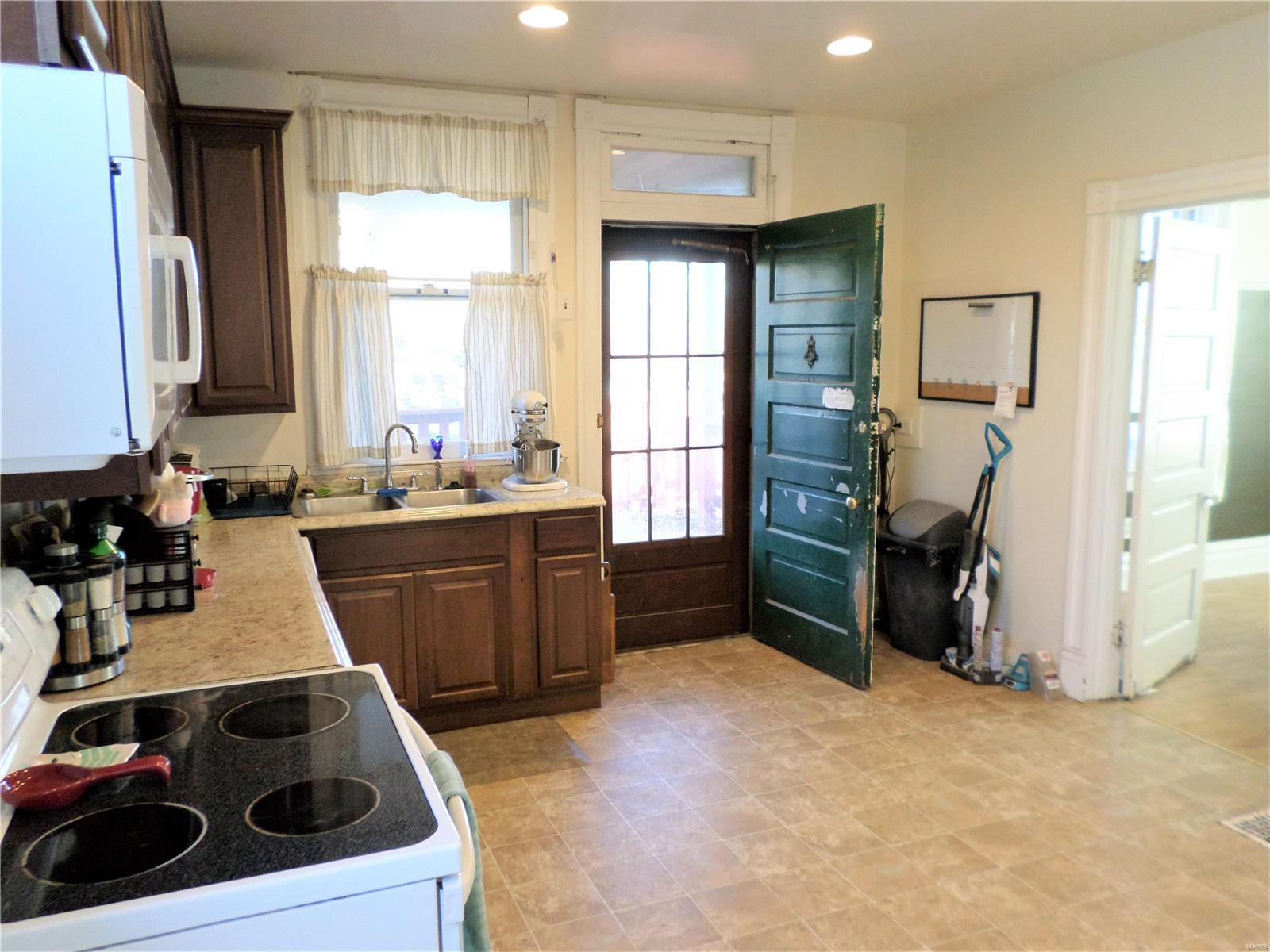 2940 Ridgeway Avenue St. Louis, MO 63114 - Photo 8 of 31 Gallery Image 8