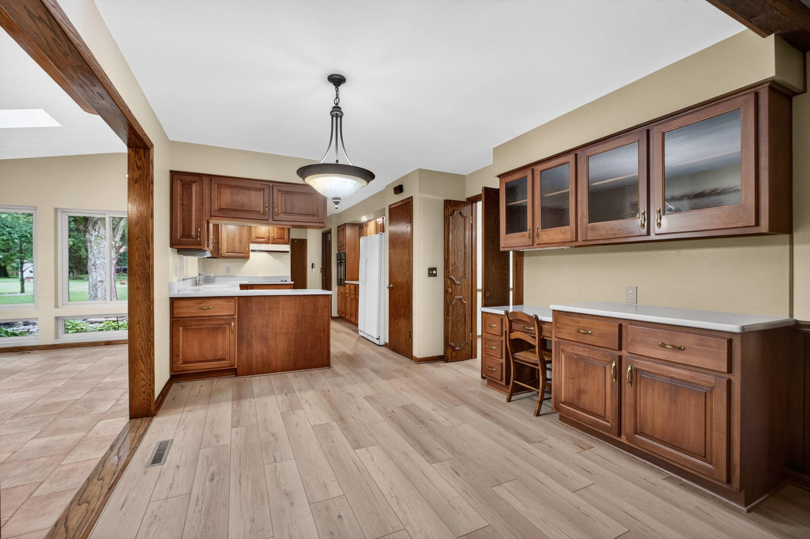 2205 Winding Hill Road Davenport, IA 52807 - Photo 17 of 64
