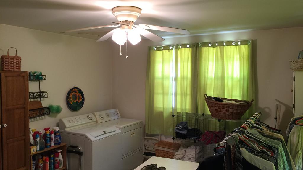111 North Main Street Springfield, TN 37172 - Photo 22 of 25 a living room with furniture and a window