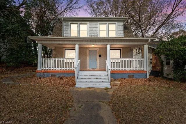 $595 | 1402 West Market Street, Greensboro, NC 27403