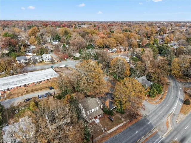 $595 | 1402 West Market Street, Greensboro, NC 27403