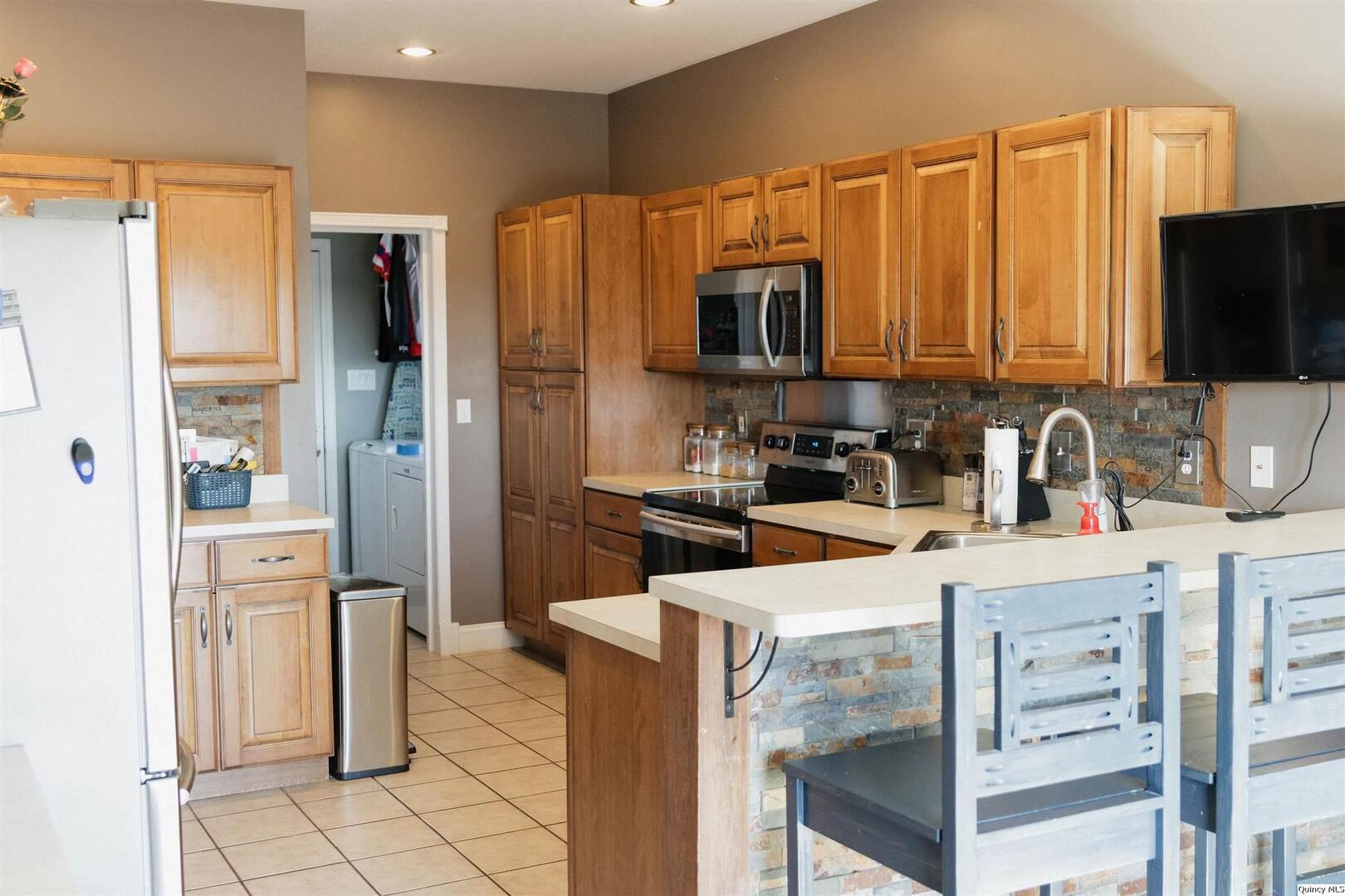 6314 Highway 96 Payson, IL 62360 - Photo 4 of 6