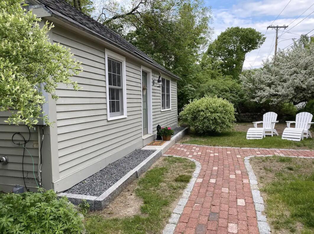 105 Sea Road Kennebunk, ME 04043 - Photo 4 of 22 front walkway.jpeg