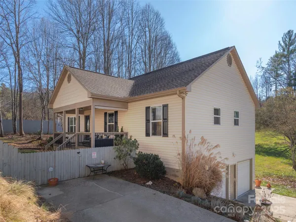 $550,000 | 16 Southwood Drive, Weaverville, NC 28787