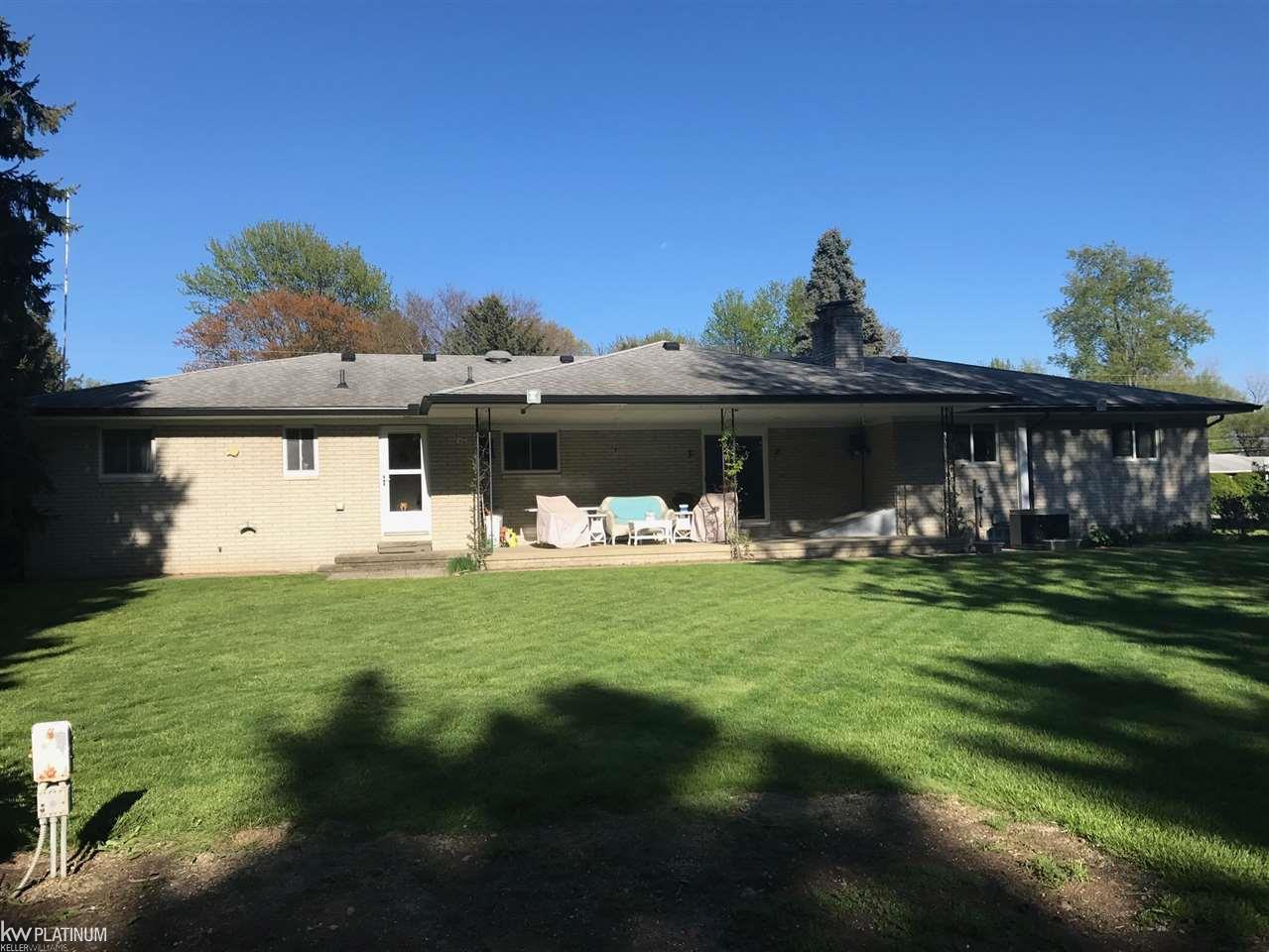 53833 Ridge Road New Baltimore, MI 48047 - Photo 2 of 47