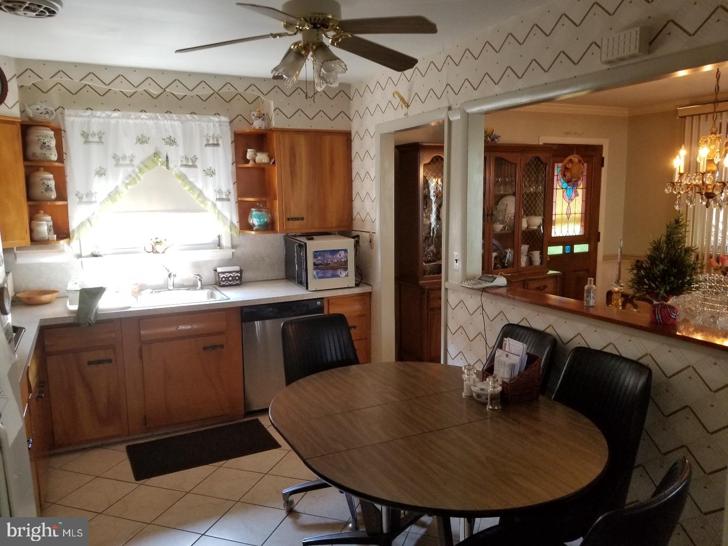 1731 Green Valley Road Havertown, PA 19083 - Photo 4 of 25 Gallery Image 4