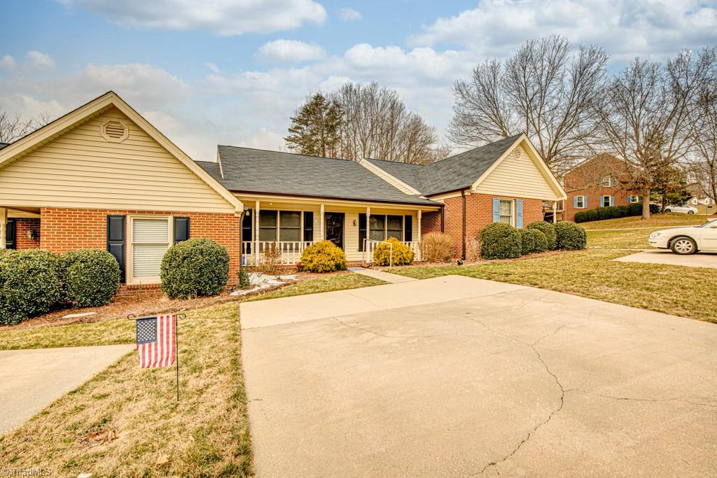 1613 Ternberry Road High Point, NC 27262 - Photo 2 of 25 Gallery Image 2