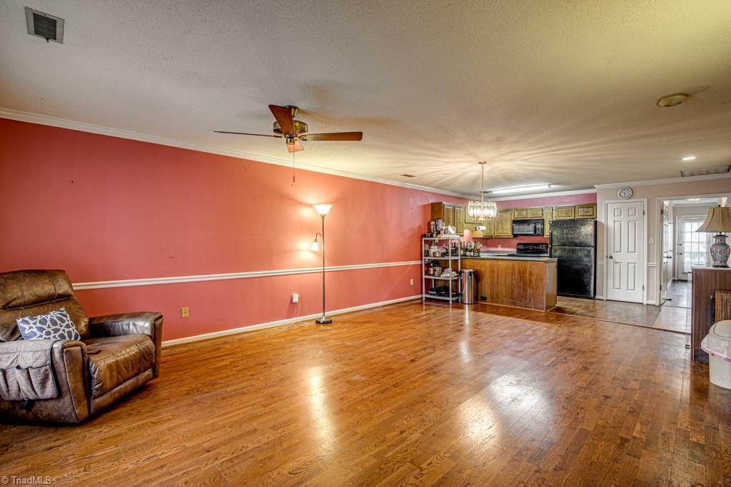 1613 Ternberry Road High Point, NC 27262 - Photo 8 of 25 Gallery Image 8