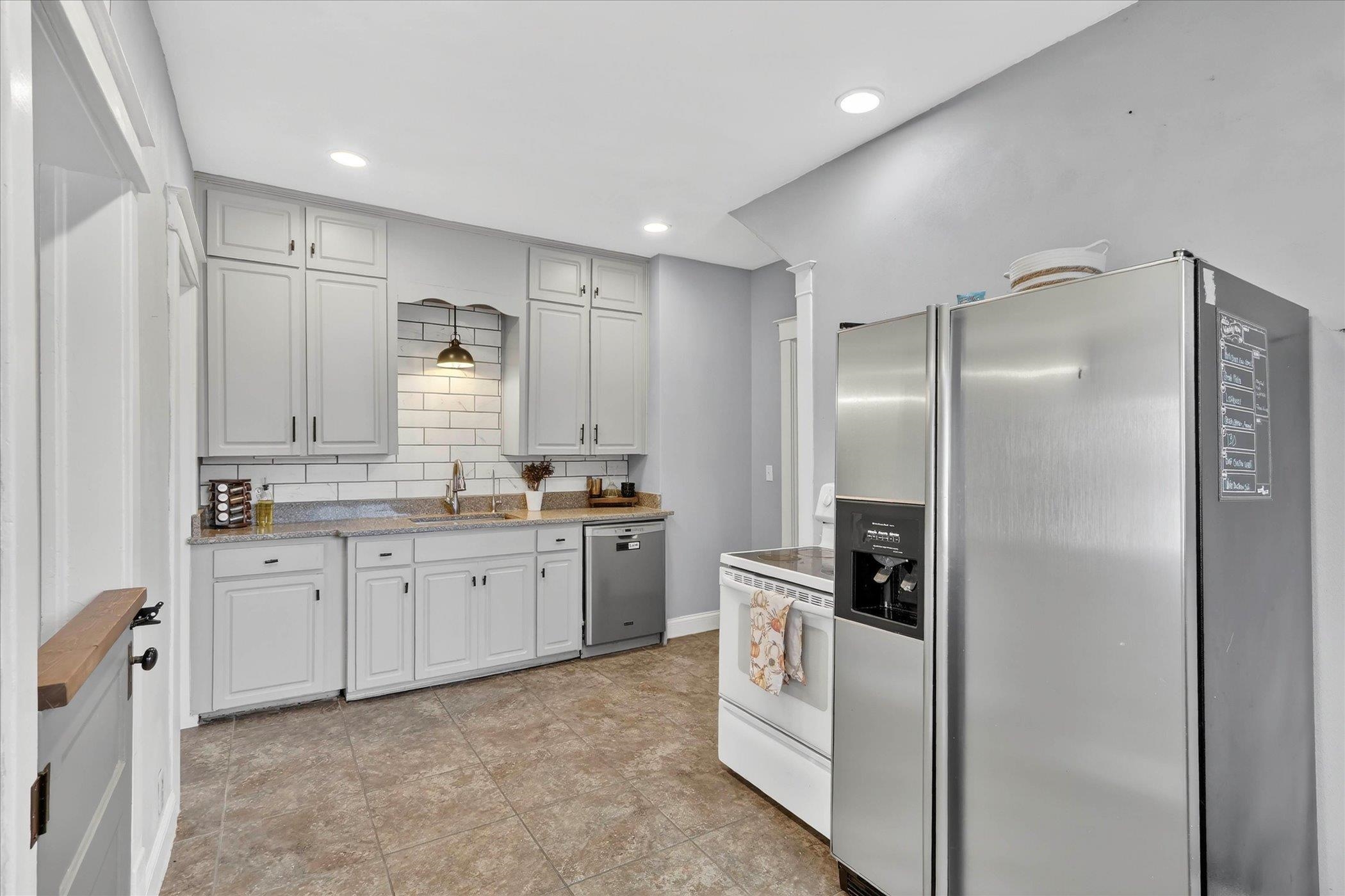 701 East 5th Avenue Brodhead, WI 53520 - Photo 17 of 51