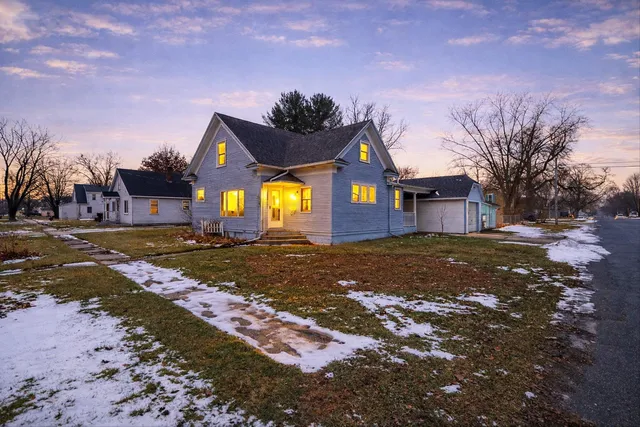 $239,900 | 701 East 5th Avenue, Brodhead, WI 53520