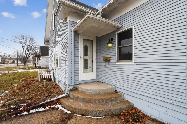 $239,900 | 701 East 5th Avenue, Brodhead, WI 53520