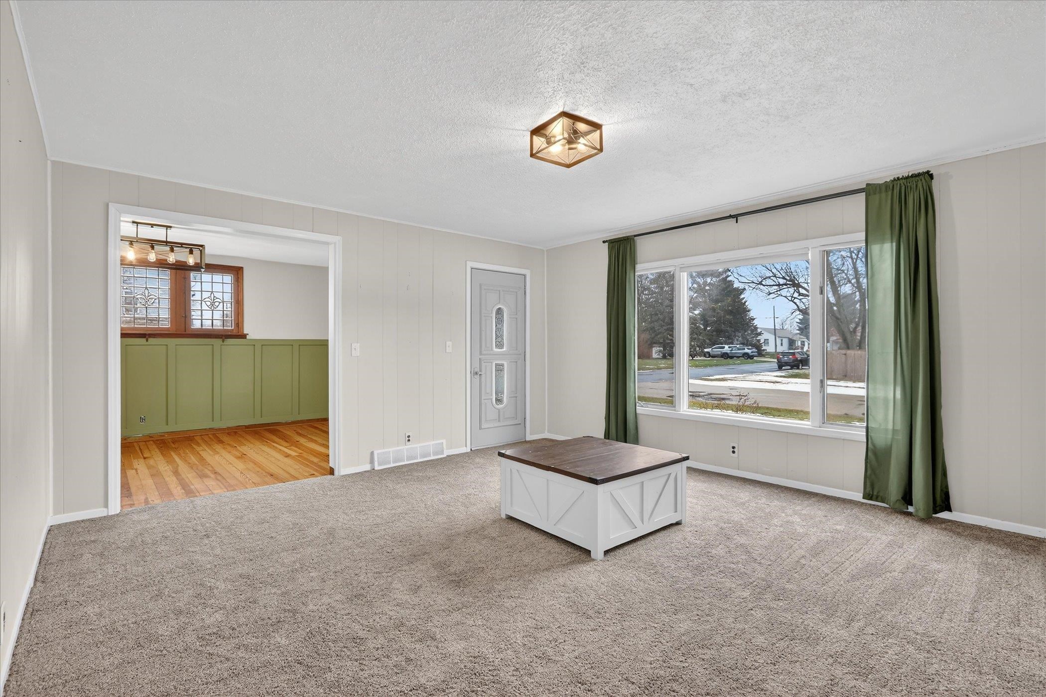 701 East 5th Avenue Brodhead, WI 53520 - Photo 9 of 51