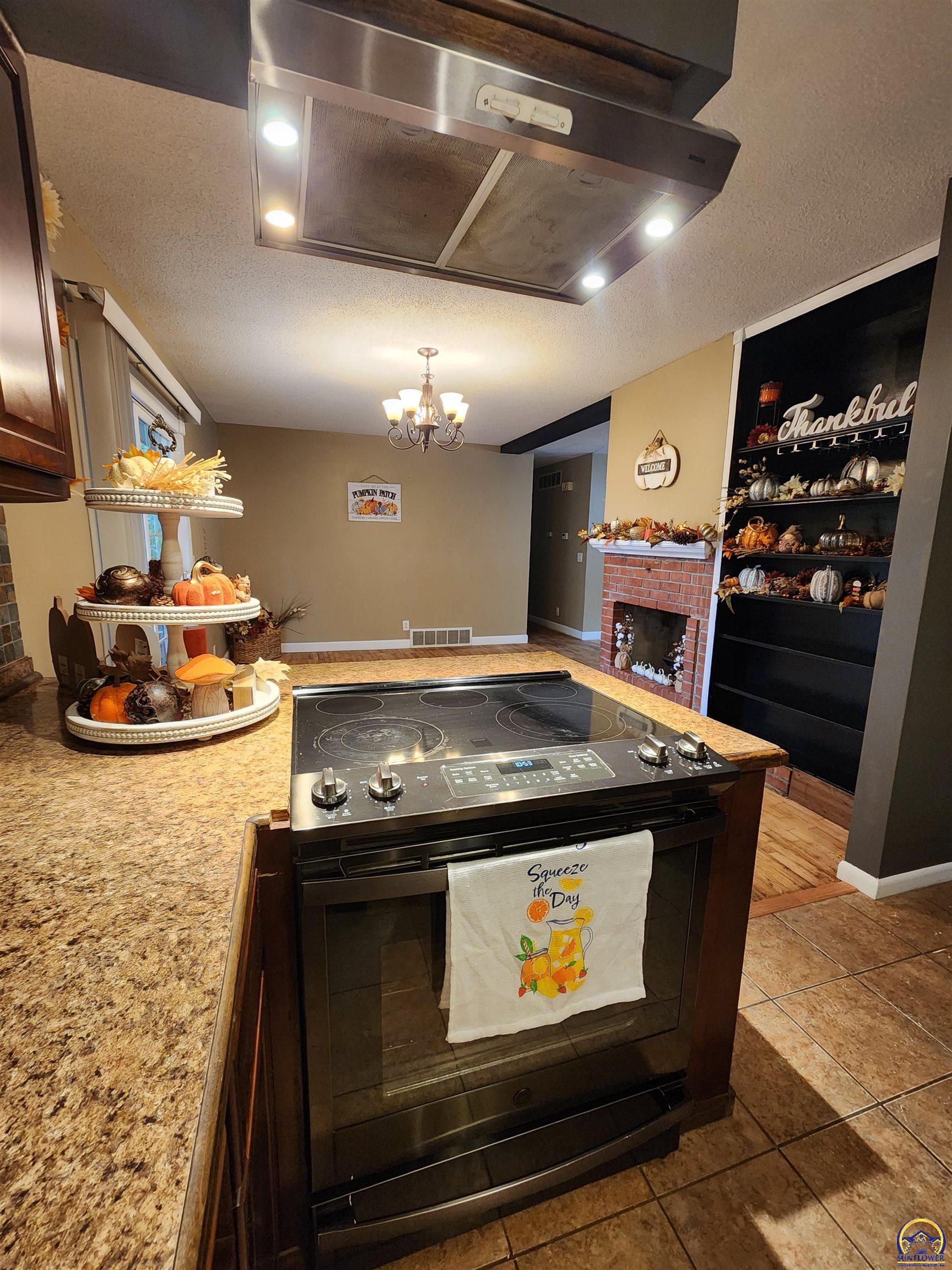 1239 Tomahawk Road Emporia, KS 66801 - Photo 12 of 38 Gallery Image 12