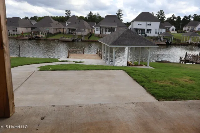 $699,900 | 112 Herons Bay Circle, Madison, MS 39110