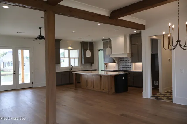 $699,900 | 112 Herons Bay Circle, Madison, MS 39110