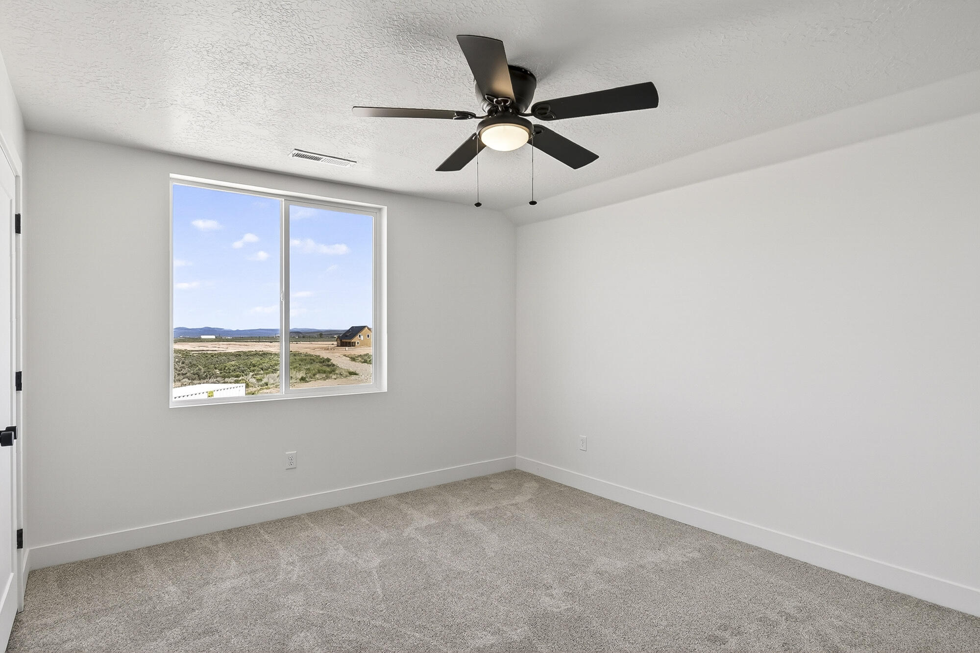 4939 North 10 East Enoch, UT 84721 - Photo 39 of 47 4939 N 10 E-87