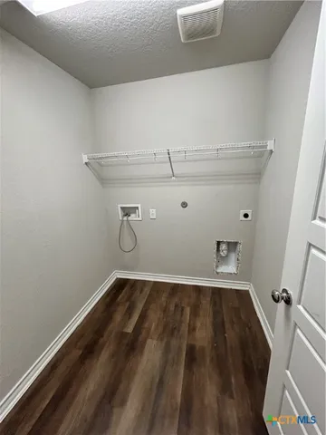 a view of utility room