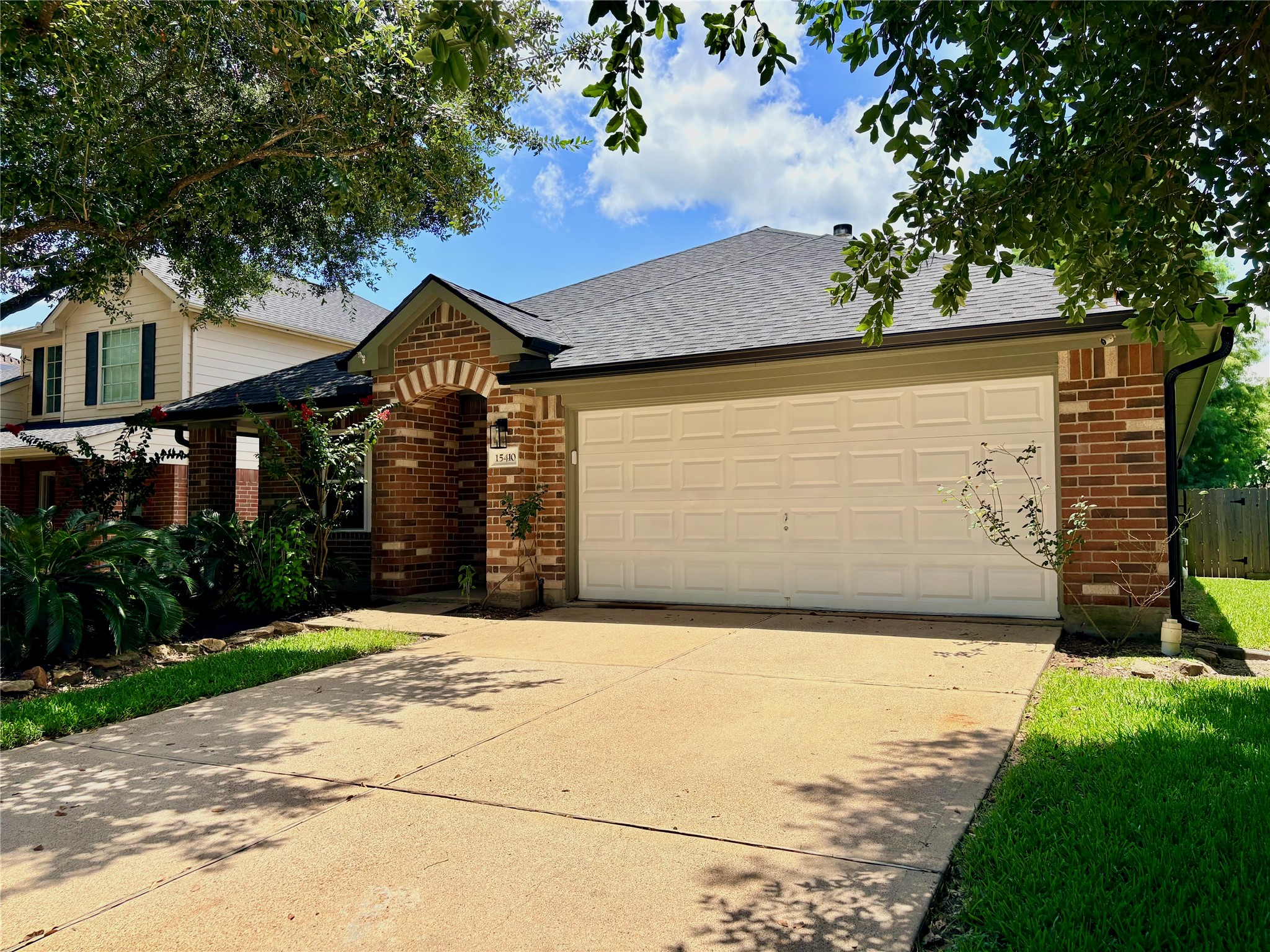 15410 Redbud Berry Way Cypress, TX 77433 - Photo 3 of 49