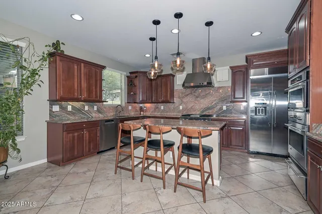a view of a livingroom with furniture window and outside view
