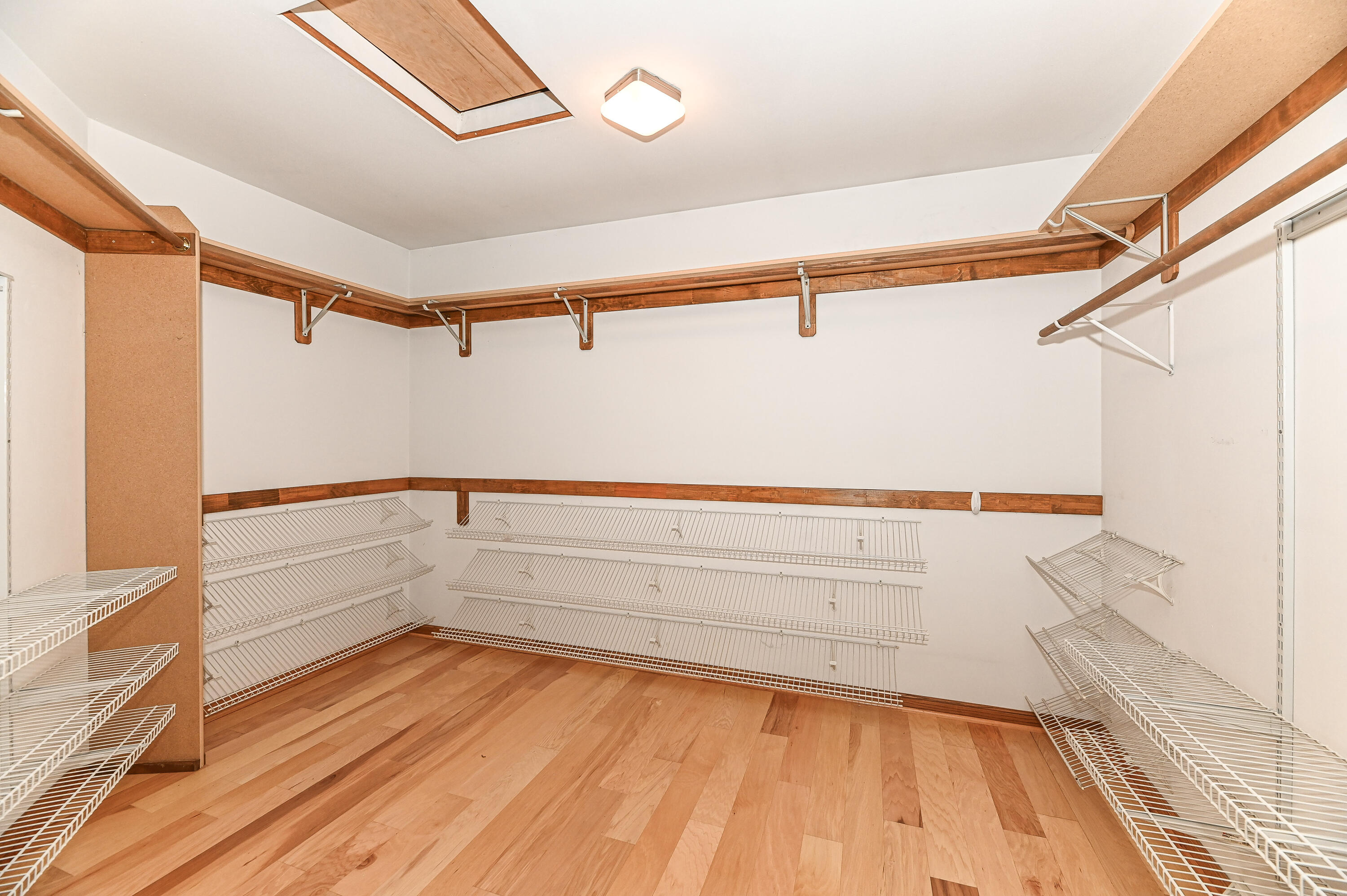 422 Eastern Trail Mukwonago, WI 53149 - Photo 26 of 49 Master Walk in Closet