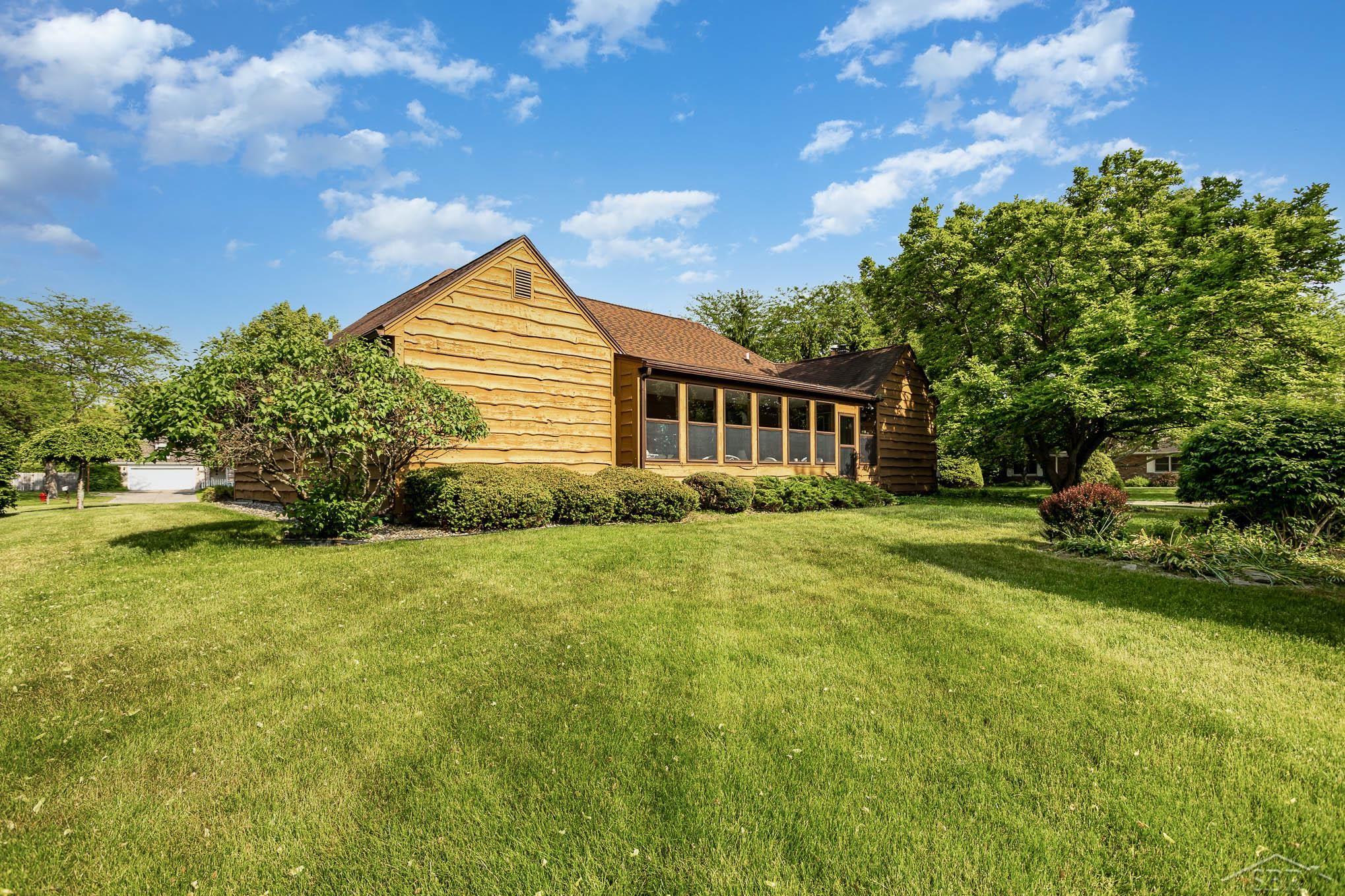 860 Somerset Road Saginaw, MI 48638 - Photo 5 of 28 50111098-4.JPG