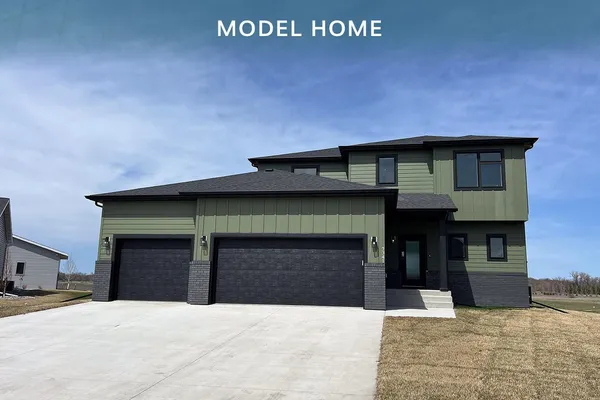 $601,757 | 7341 101st Avenue South, Horace, ND 58047