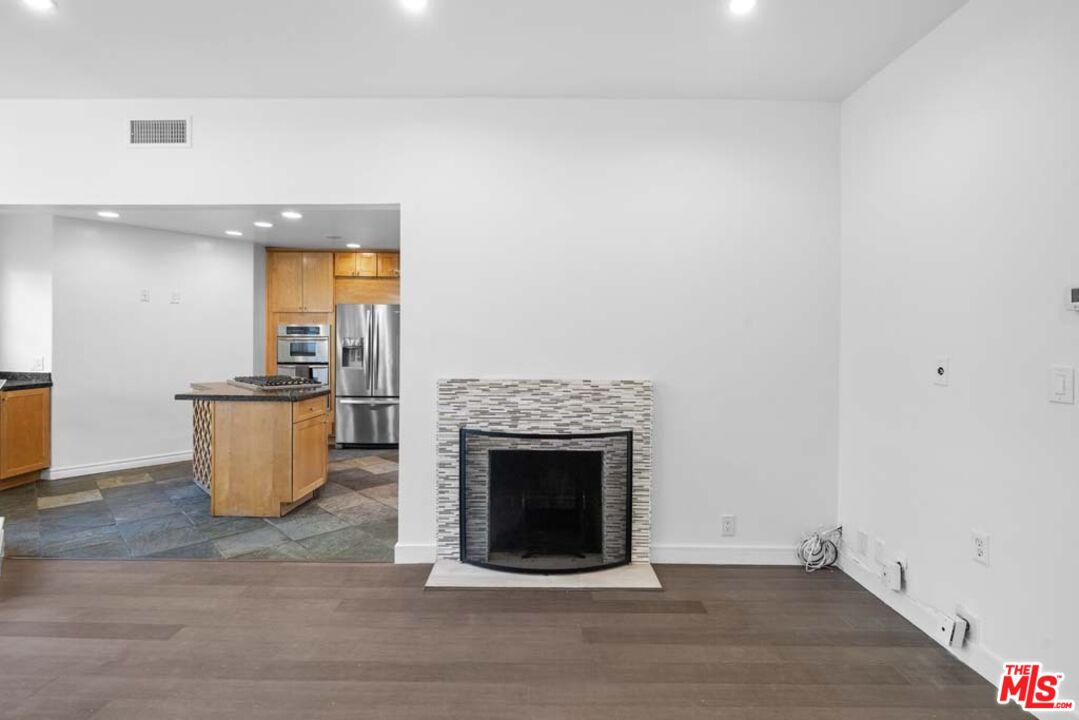 10453 Holman Avenue Los Angeles, CA 90024 - Photo 17 of 67