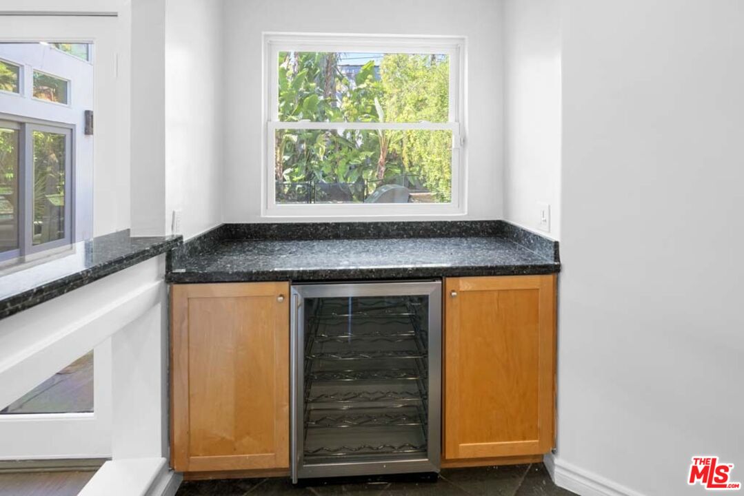 10453 Holman Avenue Los Angeles, CA 90024 - Photo 22 of 67