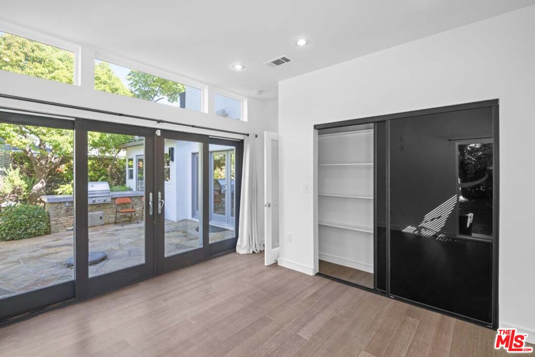 10453 Holman Avenue Los Angeles, CA 90024 - Photo 32 of 67