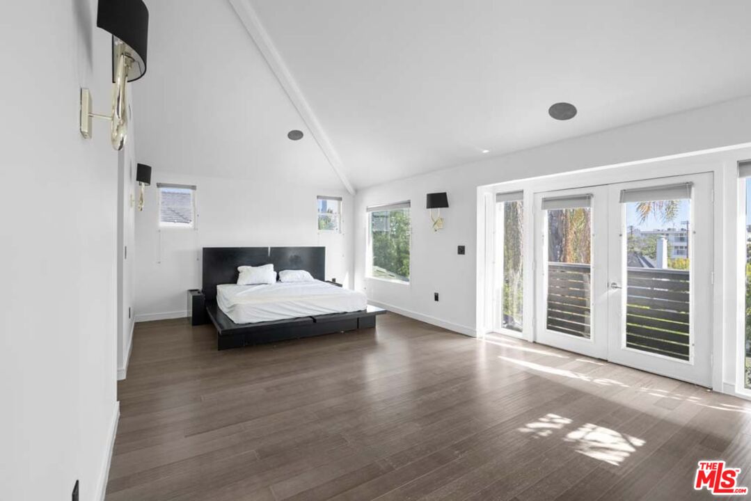 10453 Holman Avenue Los Angeles, CA 90024 - Photo 53 of 67