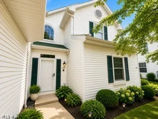 $249,900 | 244 Vista Circle, Unit 15B, North Olmsted, OH 44070