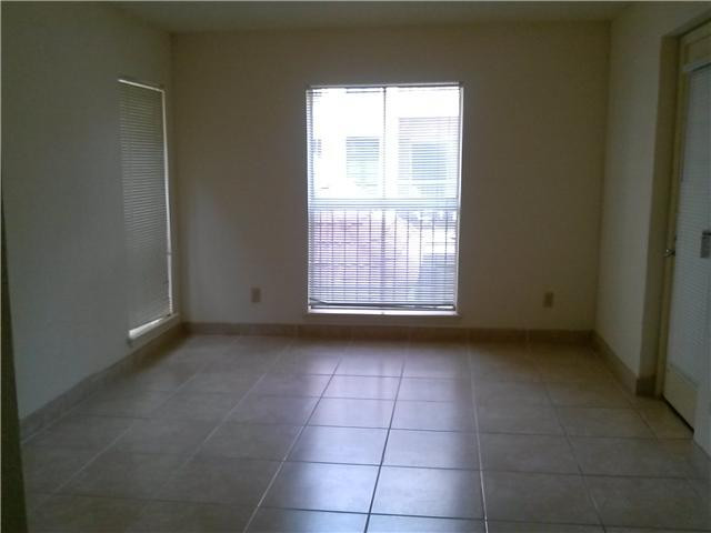 833 Riverside Drive, Unit 821 Coral Springs, FL 33071 - Photo 2 of 12 Living Room