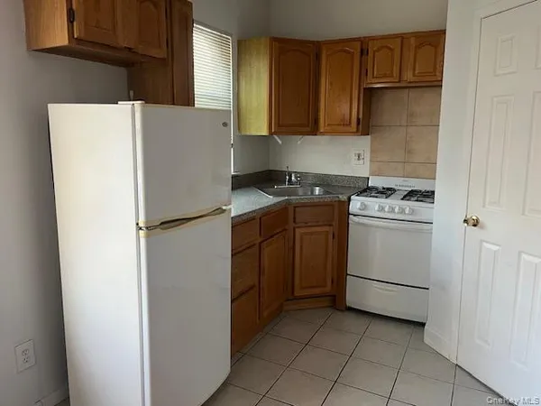 $1,600 | Undisclosed Address | Richmond Hill