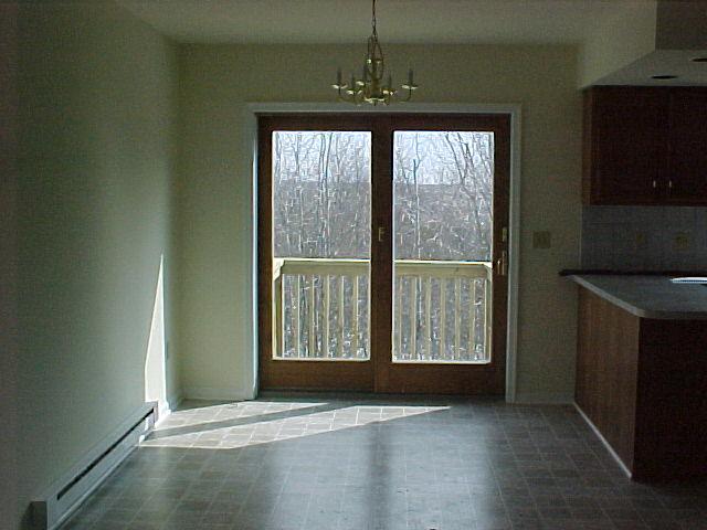 2713 Ramon Drive Blakeslee, PA 18610 - Photo 6 of 10 Dining Area