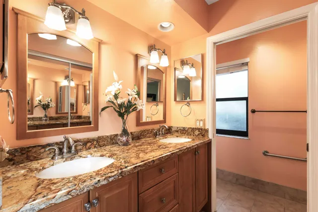 $575,000 | 7431 Hazelwood Circle, Lake Worth, FL 33467