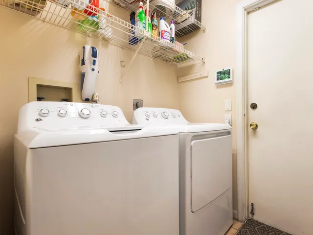 $575,000 | 7431 Hazelwood Circle, Lake Worth, FL 33467